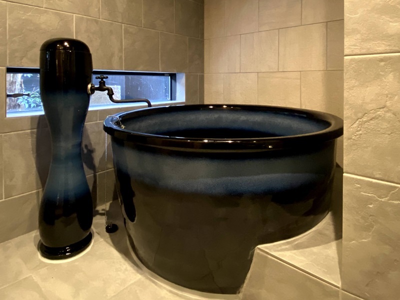Traditional CERAMIC BATHTUB (SHIGARAKI)